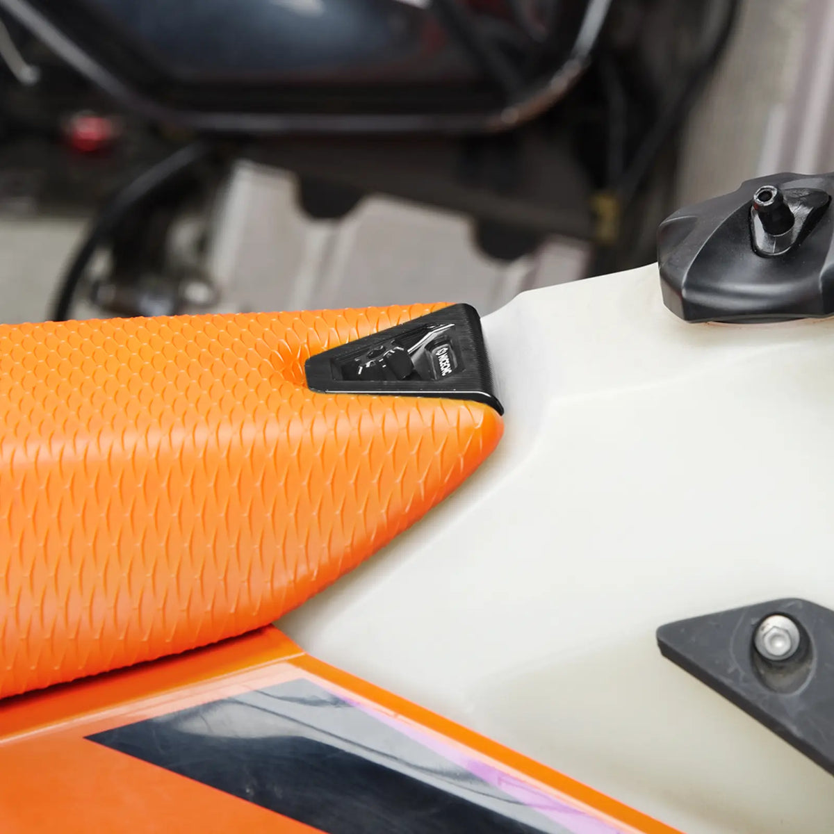 Seat Mount Cover Kit For KTM 125-450 XC SX XC-F SX-F 23-26 150-500 EXC XC-W 24-26