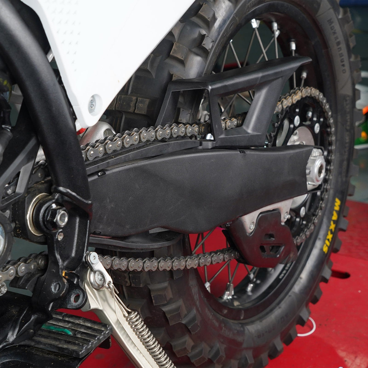 Pair Rear Swingarm Protectors Guards For KTM Husqvarna GasGas 2024-2026