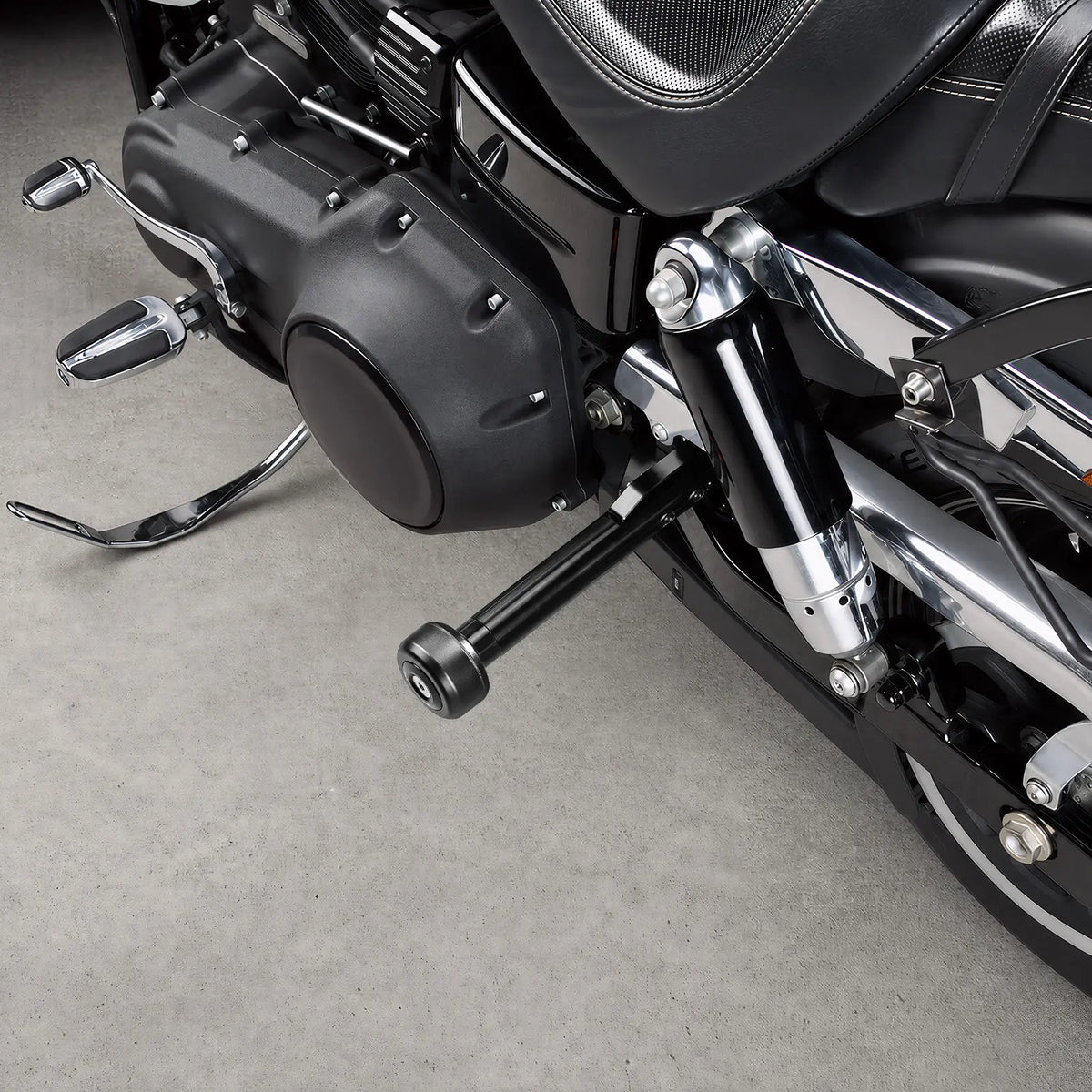 Rear Crash Bar Frame Engine Guard For Harley Dyna Low Rider Street Bob Wide Glide 06-17