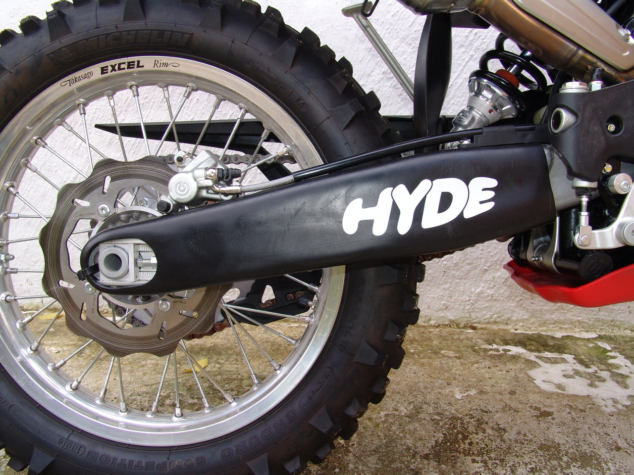 BETA 200 RR SWINGARM GUARDS