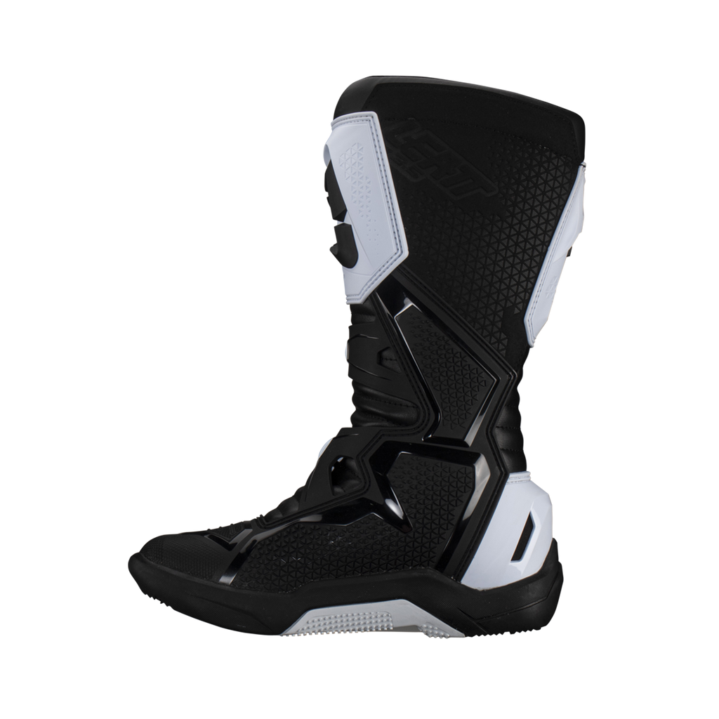 Boots 3.5 Position 9