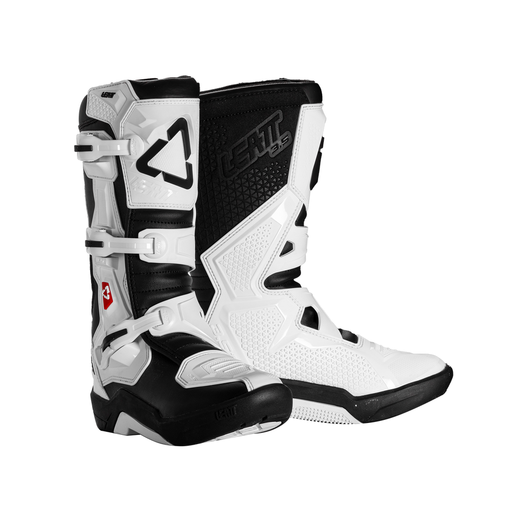 Boots 3.5 - Junior Position 7