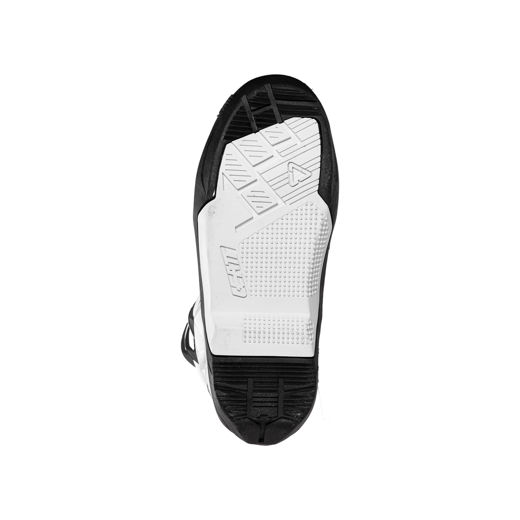 Boots 3.5 - Junior Position 10