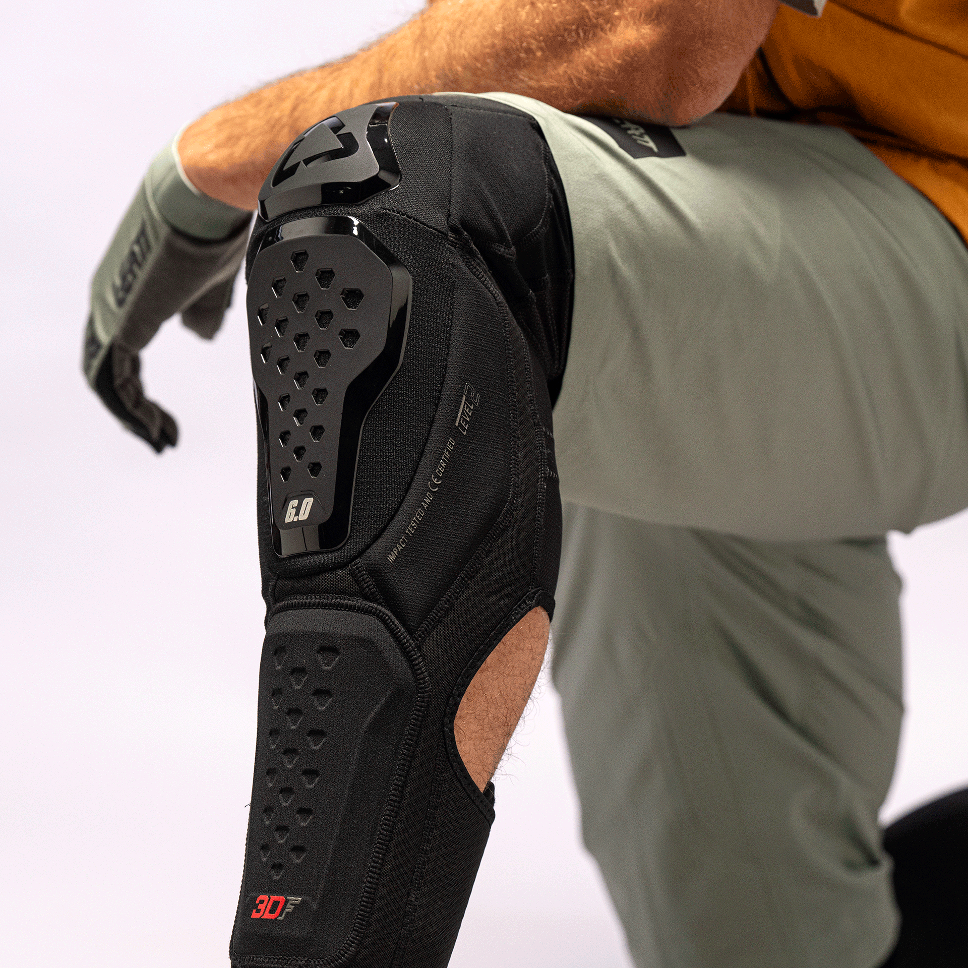 Knee Guard 6.0 Evo EXT Position 16