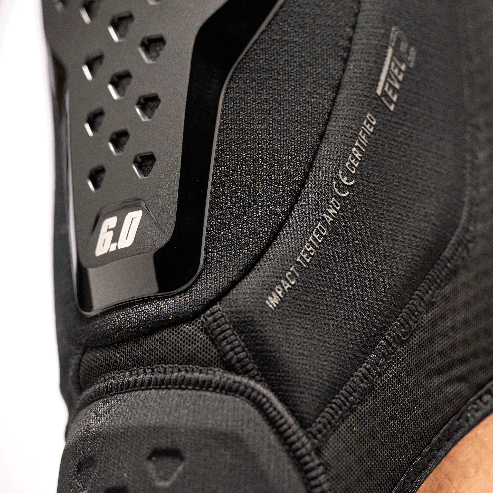 Knee Guard 6.0 Evo EXT Position 14