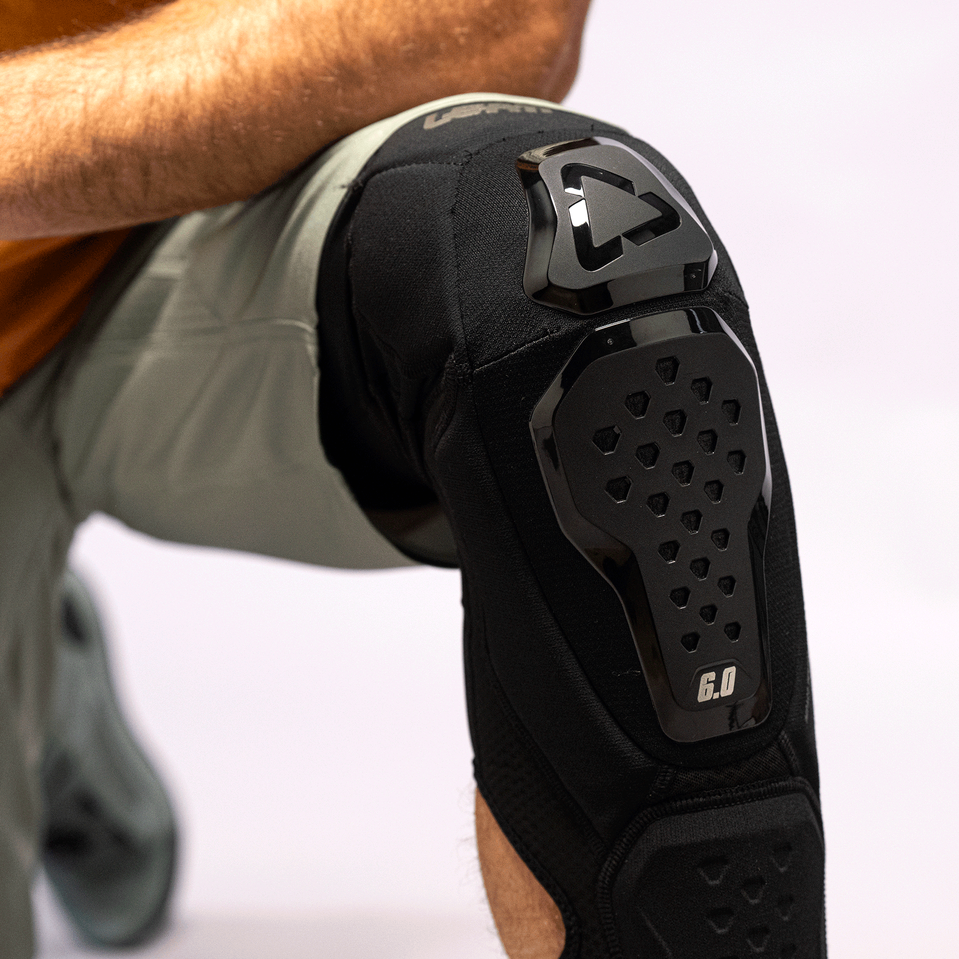 Knee Guard 6.0 Evo EXT Position 19