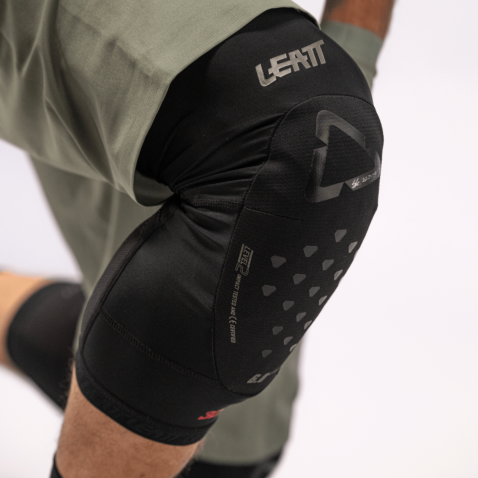 Knee Guard 6.0 Evo Lite Position 4