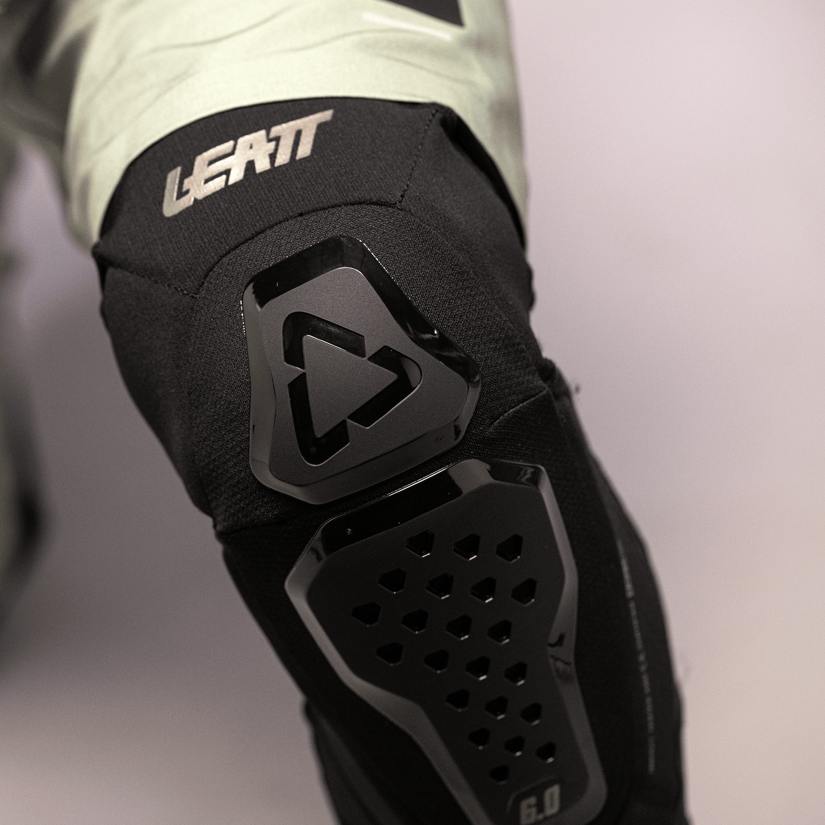 Knee Guard 6.0 Evo Position 7