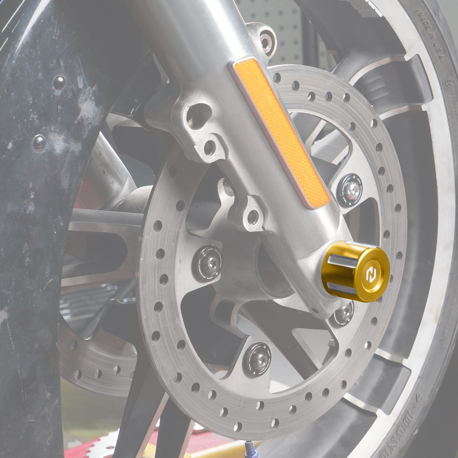 Front Axle Nut Covers Caps For Harley Softail Deluxe Slim Fat Boy Heritage Classic