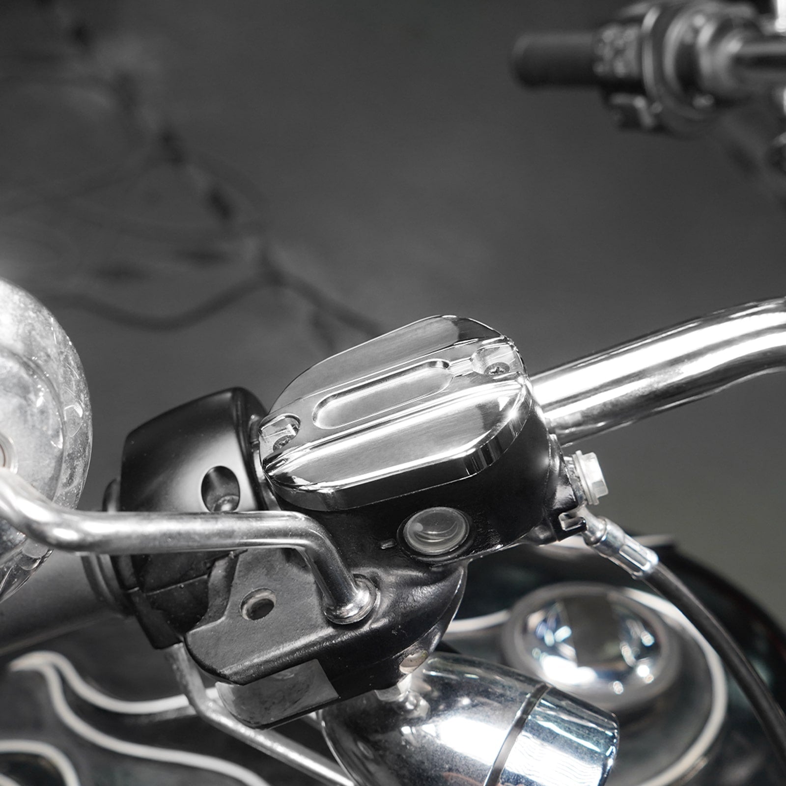 Chromed Front Brake Master Cylinder Cover For Harley Sportster 1200 Iron 883