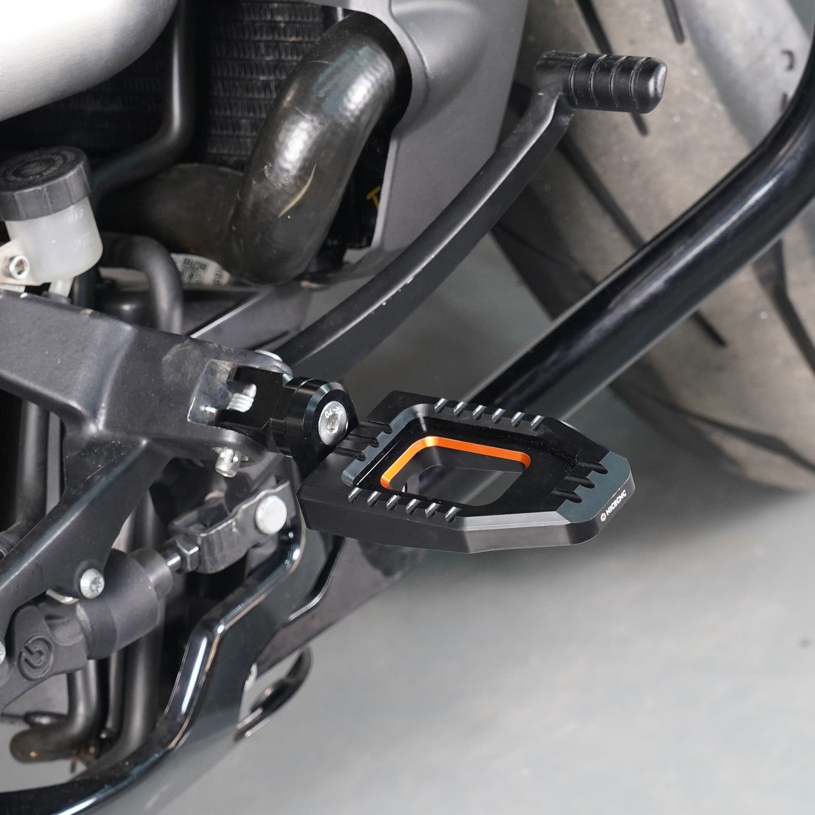 Rider Foot Pegs + Gear Stick Shift Lever + Rear Brake Pedal For Harley Sportster S