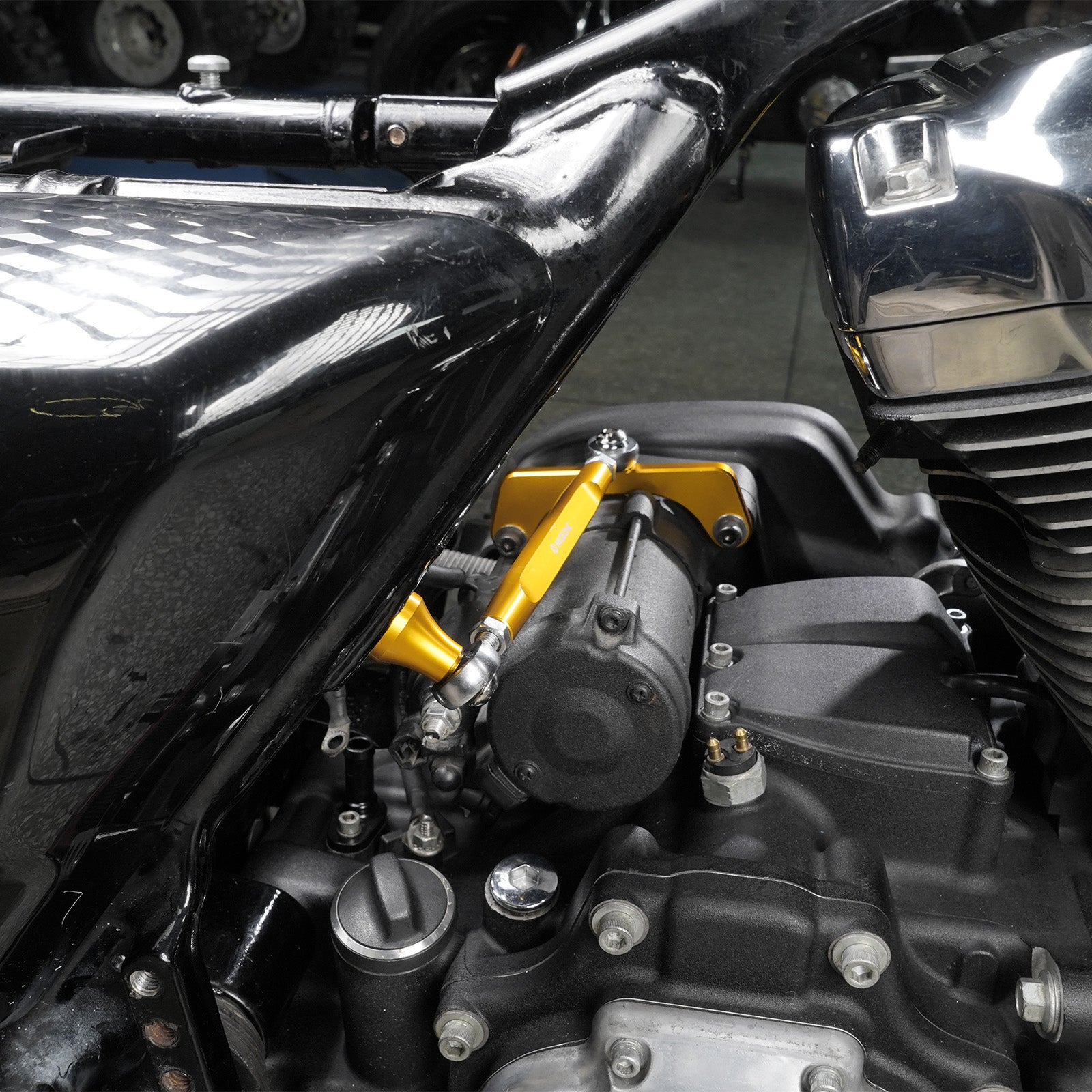 M8 Touring Frame Stabilizer For Harley Road King Street Glide Road Glide 2017+