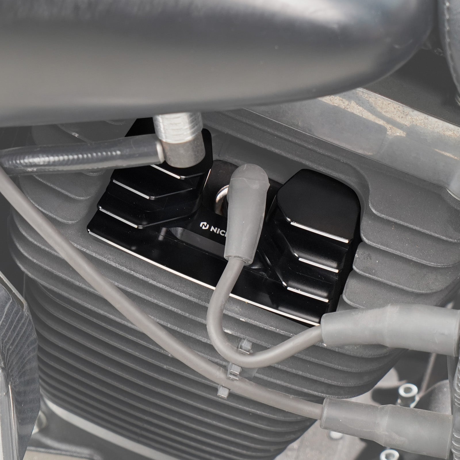 V Twin Cam Spark Plug Covers For Harley Dyna Low Rider Street Fat Bob Super Glide