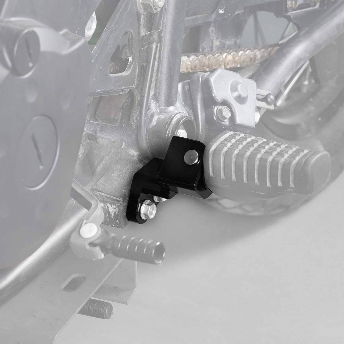 Enlargerd Wide Footpegs + Lowered Brackets For Kawasaki KLR650 1987-2018