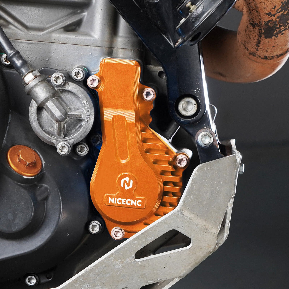 Finned Water Pump Cover Guard For Husqvarna 701 Enduro SM 2016–2025