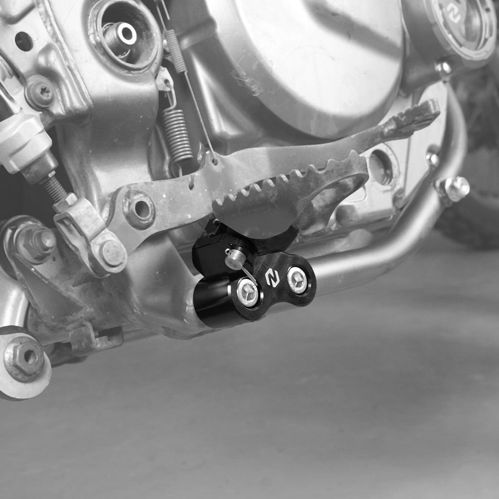 Lowered Lowering Footpeg Mounts Brackets For Suzuki DR650 S / SE 1996-2025