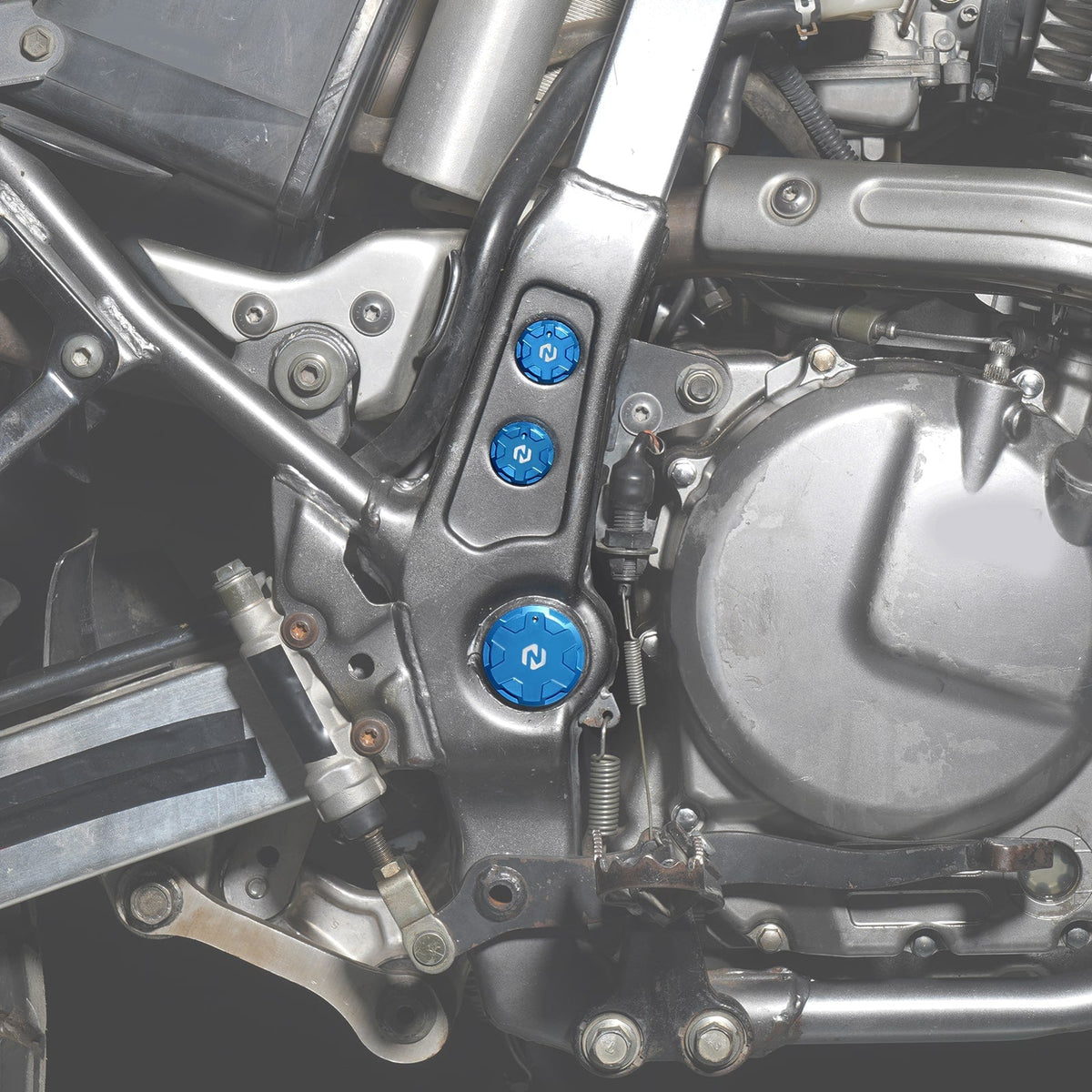 Swingarm Pivot Shaft Hole Block Caps Plugs Set For Suzuki DR650 S / SE 1996-2024