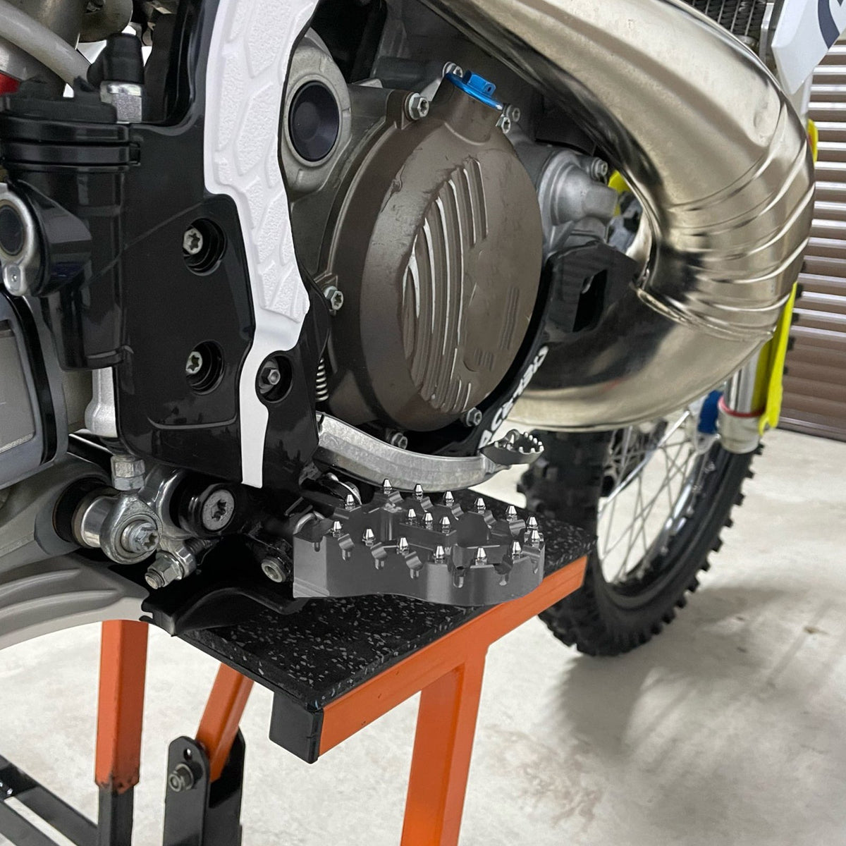 Billet Wide Foot Pegs For KTM 350 500 EXCF 2017-2023