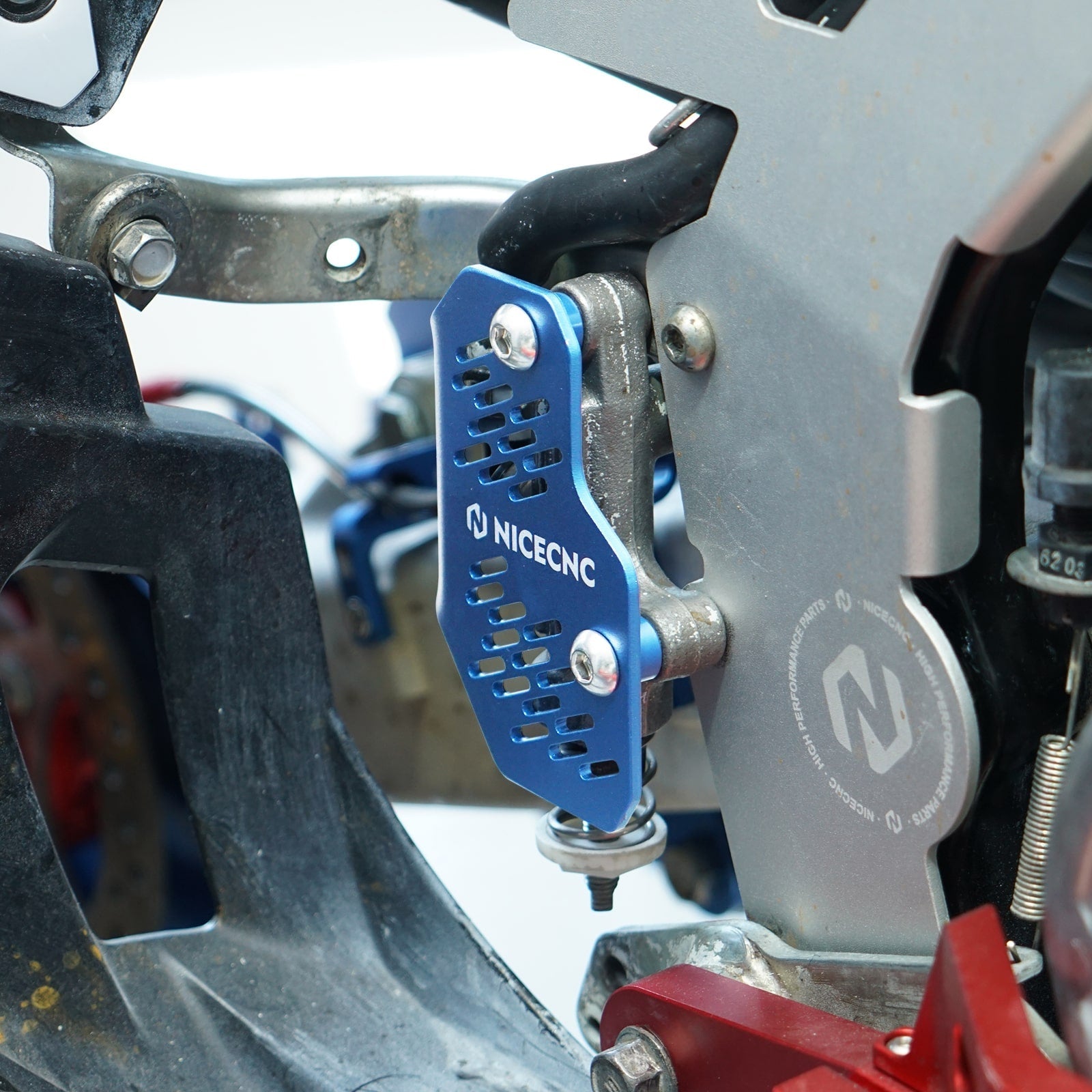 Rear Master Cylinder Cover Guard For Yamaha Raptor 700 R YFZ450R 06-26